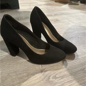 Elegant Black Women's Pumps